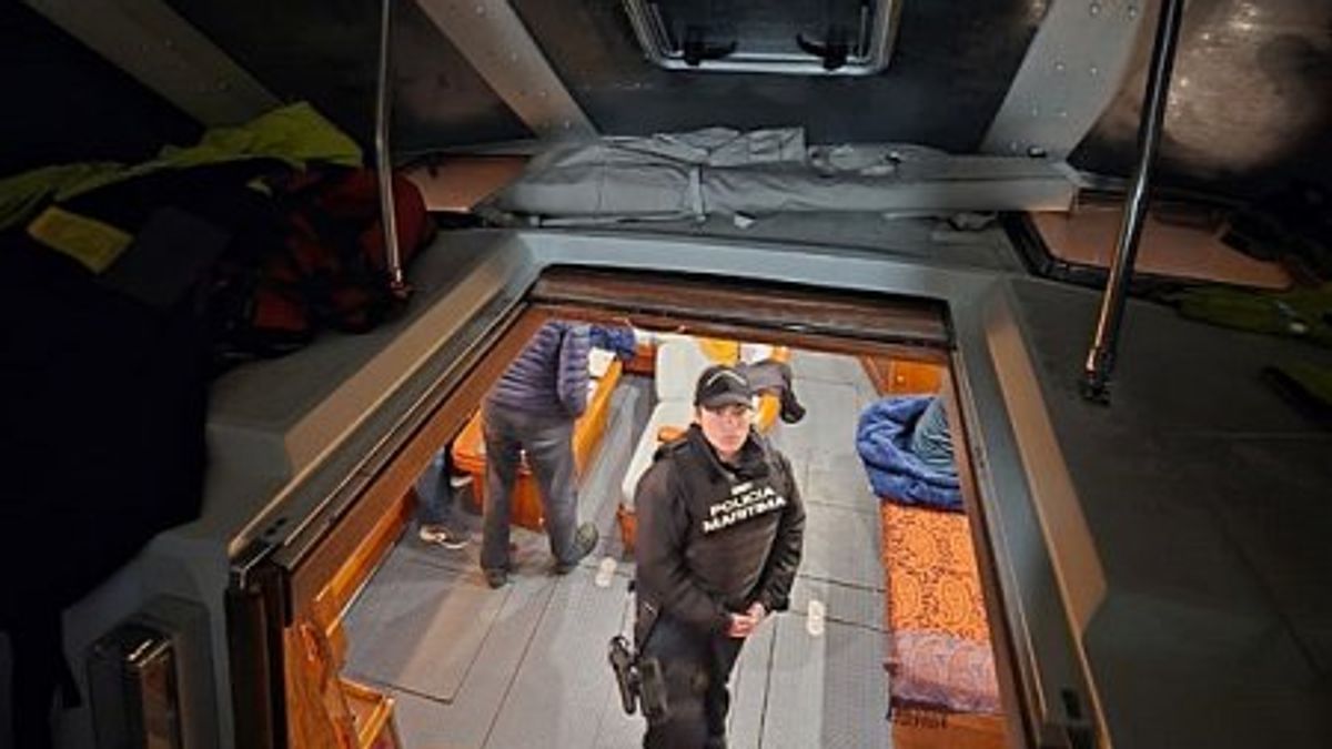 THE MARITIME AUTHORITY OF PUERTO WILLIAMS PARTICIPATES IN THE SEIZURE OF A FOREIGN SAILBOAT FOR CUSTOMS INFRACTION