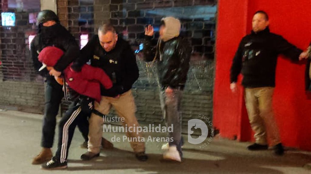 ARMA BLANCA (3) ARMA BLANCA (3)