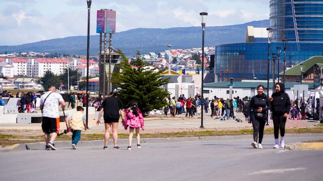 LA COSTANERA ES TUYA 2026 (1) LA COSTANERA ES TUYA 2026 (1)