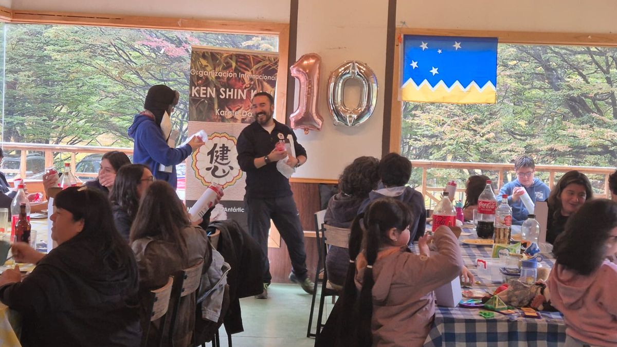 ACADEMIA KEN SHIN KAN MAGALLANES CELEBRA 10 AÑOS DE FORMACIÓN EN KARATE EN PUNTA ARENAS