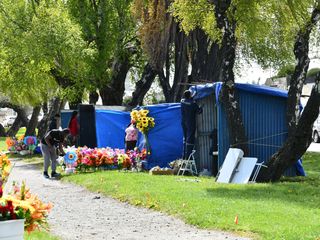 PUESTOS PARA 1 DE NOVIEMBRE (5) PUESTOS PARA 1 DE NOVIEMBRE (5)