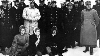 Presidente Gabriel Gonzalez Videla en visita a Base Antártica Arturo Prat
