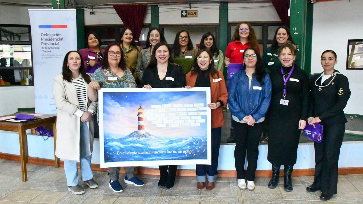 8M: INÉDITO ENCUENTRO REÚNE A ESTUDIANTES SECUNDARIAS CON MUJERES DESTACADAS DE PUERTO WILLIAMS