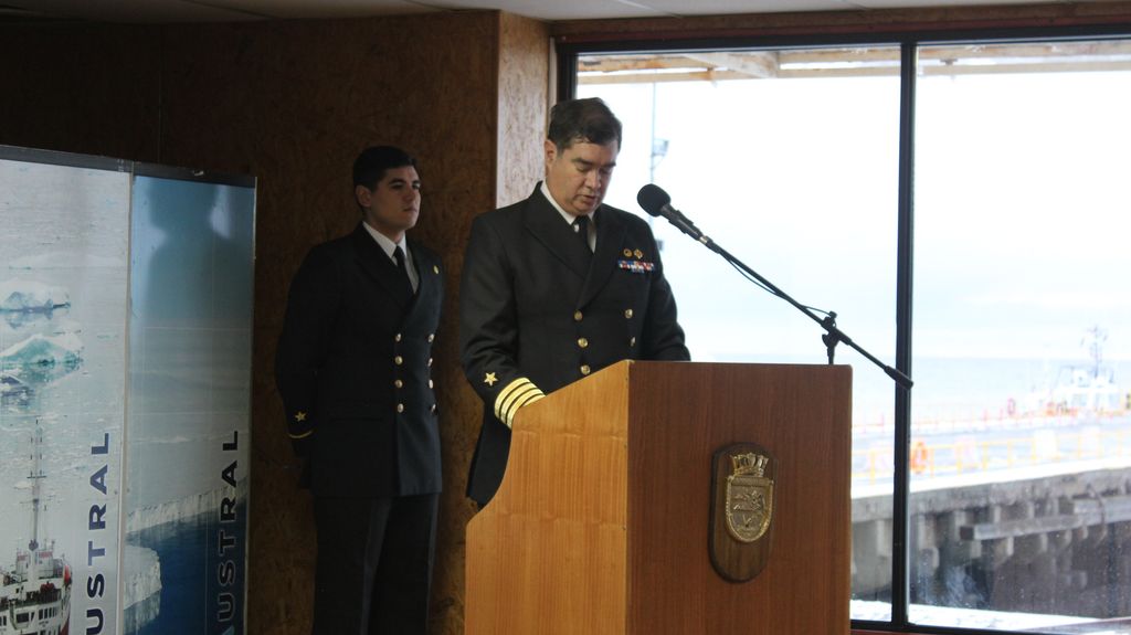 Capitán de Navío Litoral Felipe González durante su intervención en el 206 aniversario de la Marina Mercante Nacional Capitán de Navío Litoral Felipe González durante su intervención en el 206 aniversario de la Marina Mercante Nacional