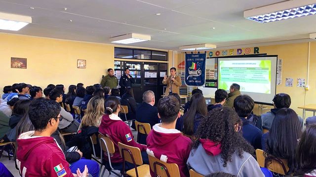charlaestudiantes charlaestudiantes
