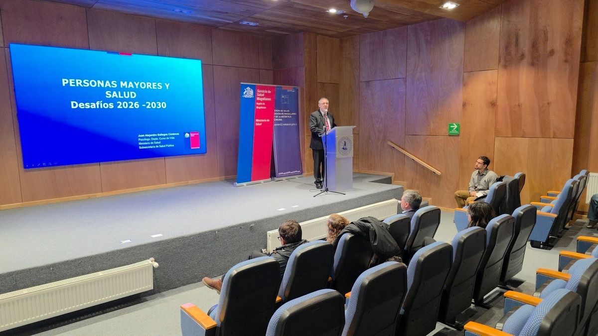 JORNADA REGIONAL REÚNE A EQUIPOS DE SALUD PARA FORTALECER ATENCIÓN DE PERSONAS MAYORES EN MAGALLANES