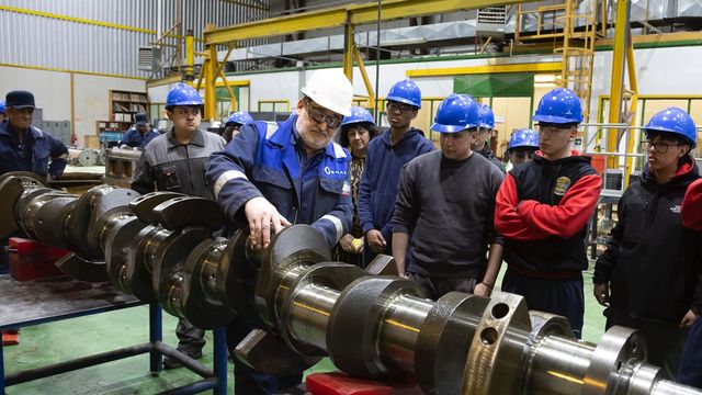Estudiantes de Puerto Natales en su visita a instalaciones de Laredo (9) Estudiantes de Puerto Natales en su visita a instalaciones de Laredo (9)