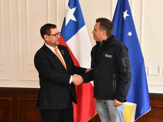 REUNIÓN ALCALDE RADONICH CON MINISTRO PÉREZ MACKENNA (3) REUNIÓN ALCALDE RADONICH CON MINISTRO PÉREZ MACKENNA (3)