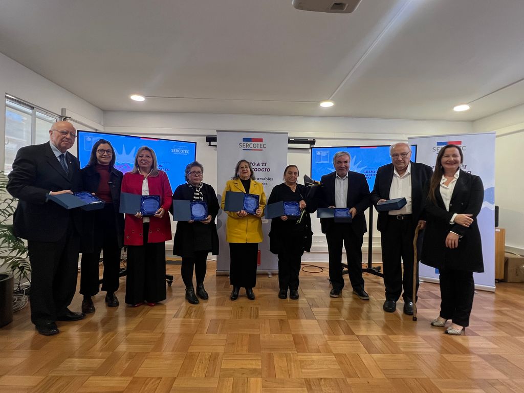 Lanzamiento del programa Gremios Nacionales - en la actividad se distinguó a destacados dirigentes gremiales Lanzamiento del programa Gremios Nacionales - en la actividad se distinguó a destacados dirigentes gremiales