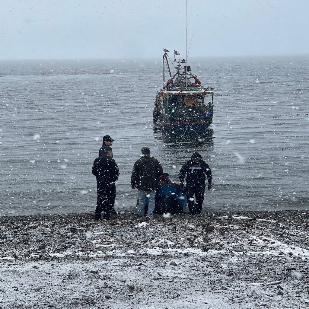 Los efectivos de Policía Marítima se hicieron presente tras la llamada al número de Emergencias Marítimas Los efectivos de Policía Marítima se hicieron presente tras la llamada al número de Emergencias Marítimas