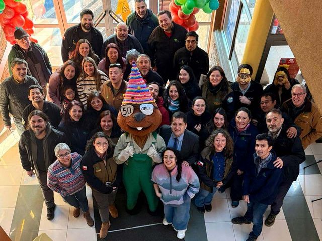 Forestín con equipo oficina regional cumpleaños 50