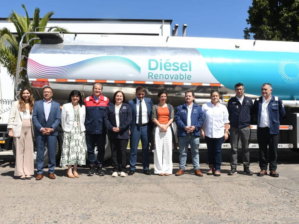 Foto presentación Diésel Renovable Enap Foto presentación Diésel Renovable Enap