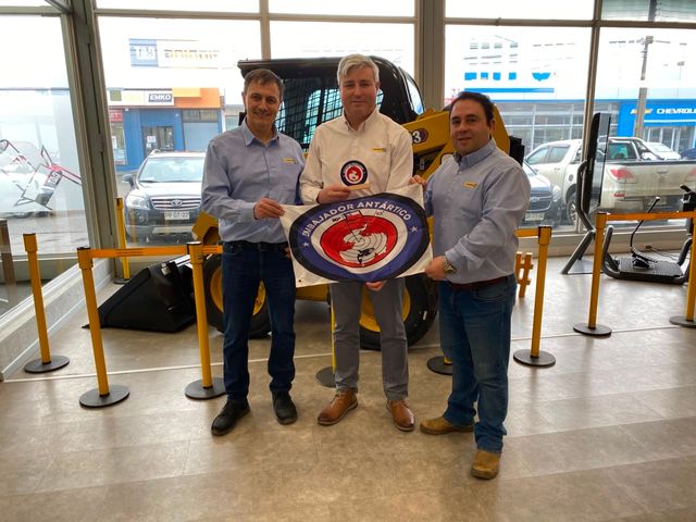 Finning Punta Arenas se sumó a programa Embajadores Antárticos 1 Finning Punta Arenas se sumó a programa Embajadores Antárticos 1