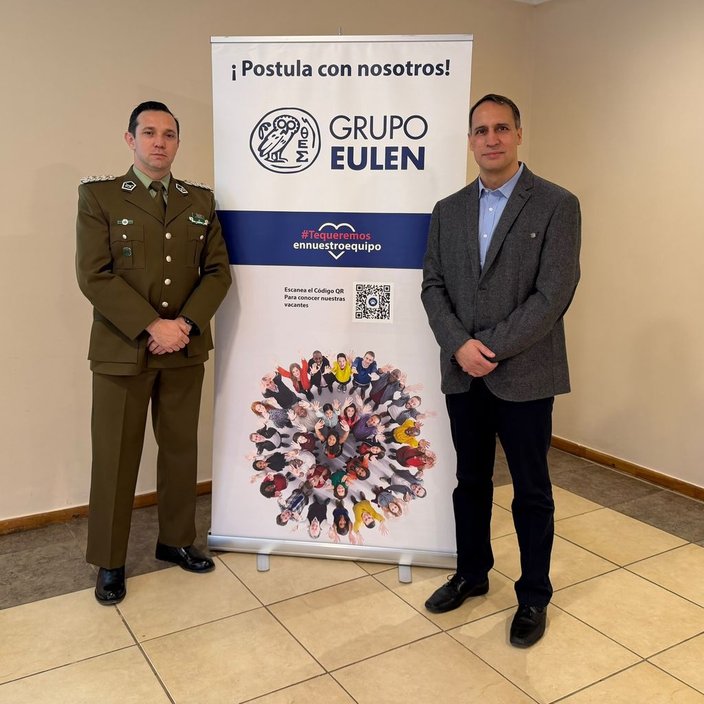 Foto 1 - Sergio Castellón, Comisario de la Primera Comisaría de Carabineros; Leonidas Bravo, Director Nacional de Seguridad de EULEN Chile