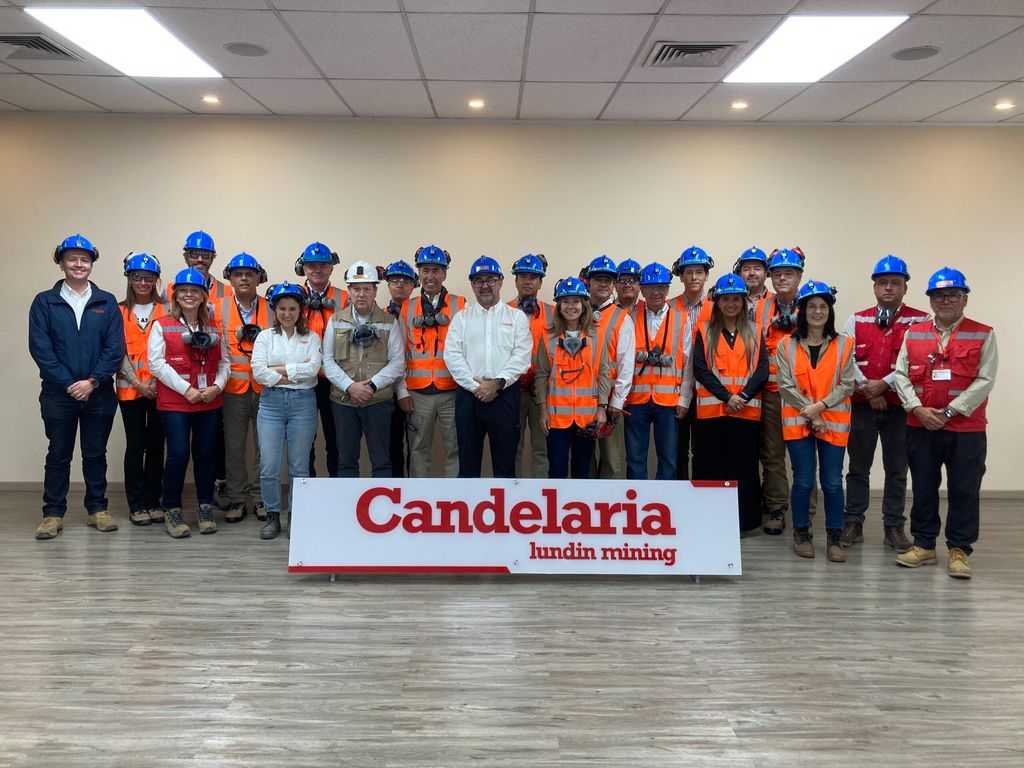 Foto visita CPC y Gremios por Chile a Minera Candelaria