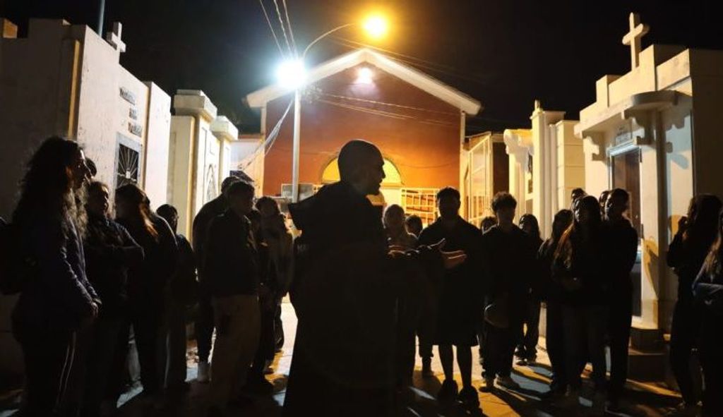 cmenterio-noche-780x450 cmenterio-noche-780x450