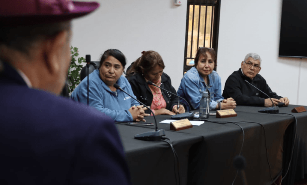 REUNION VECINOS REUNION VECINOS