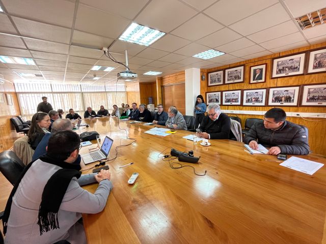 Foto02 Comisión Salud con parlamentarios 26