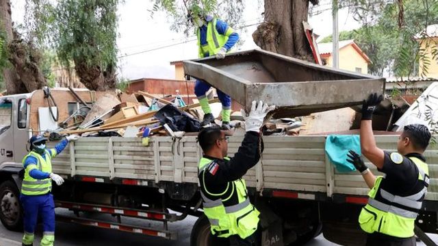 6b045f3a-2c24-4994-ad66-07a0d71cdc3e-medium-standard-q100