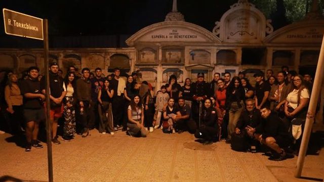 9f70adce-a1b0-4eb9-ae03-a10d27f7d184-medium-standard-q100 9f70adce-a1b0-4eb9-ae03-a10d27f7d184-medium-standard-q100