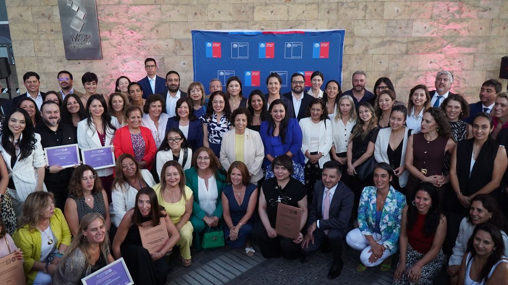 10 años Ministerio Mineria - Mesa Mujer 10 años Ministerio Mineria - Mesa Mujer